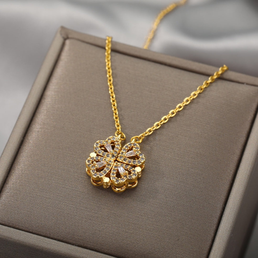 Collar de Trébol de cuatro corazones + Caja de Joyería